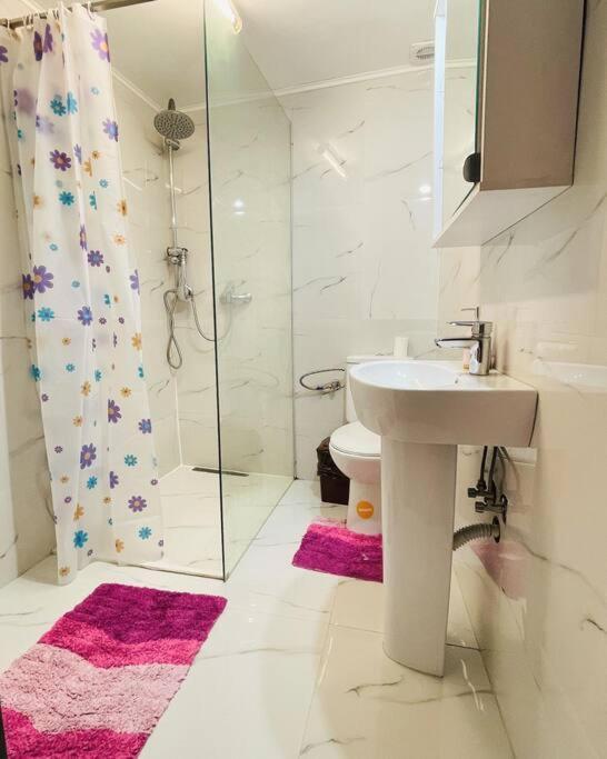 Lavender Luxury Apartment Oradea Eksteriør bilde