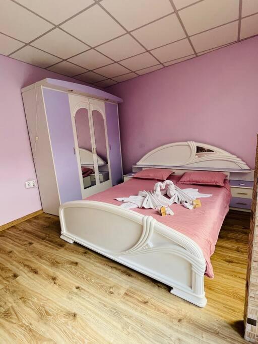 Lavender Luxury Apartment Oradea Eksteriør bilde