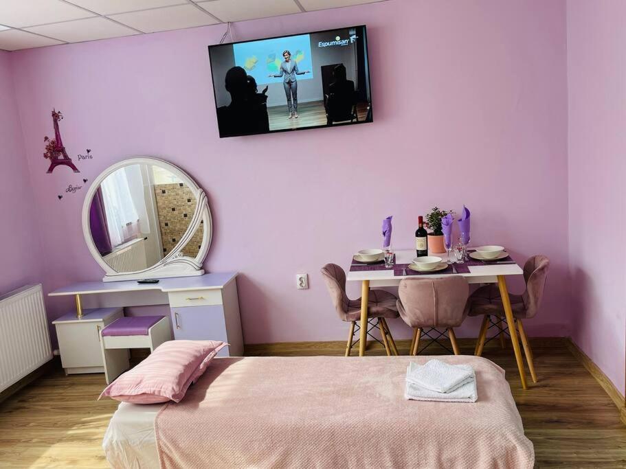 Lavender Luxury Apartment Oradea Eksteriør bilde