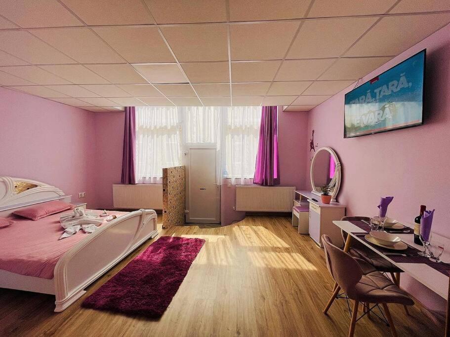Lavender Luxury Apartment Oradea Eksteriør bilde