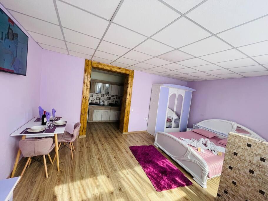 Lavender Luxury Apartment Oradea Eksteriør bilde