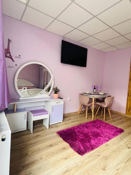 Lavender Luxury Apartment Oradea Eksteriør bilde