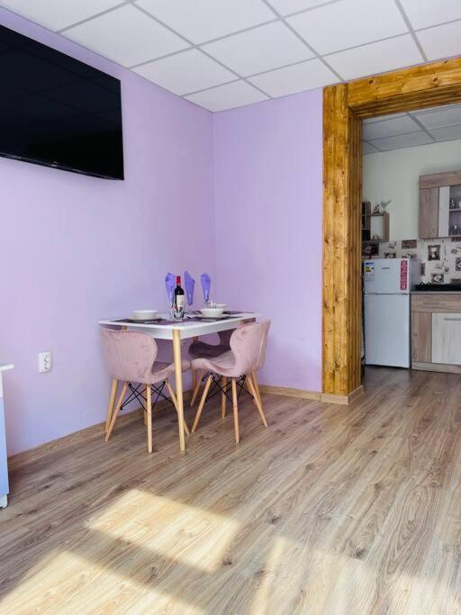 Lavender Luxury Apartment Oradea Eksteriør bilde