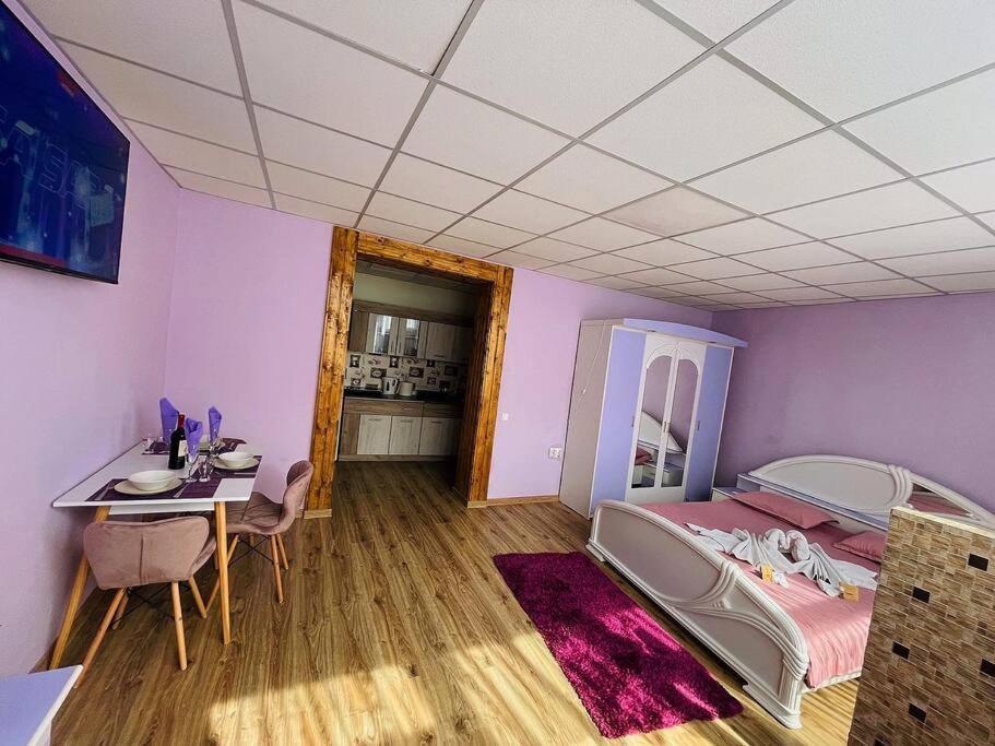 Lavender Luxury Apartment Oradea Eksteriør bilde